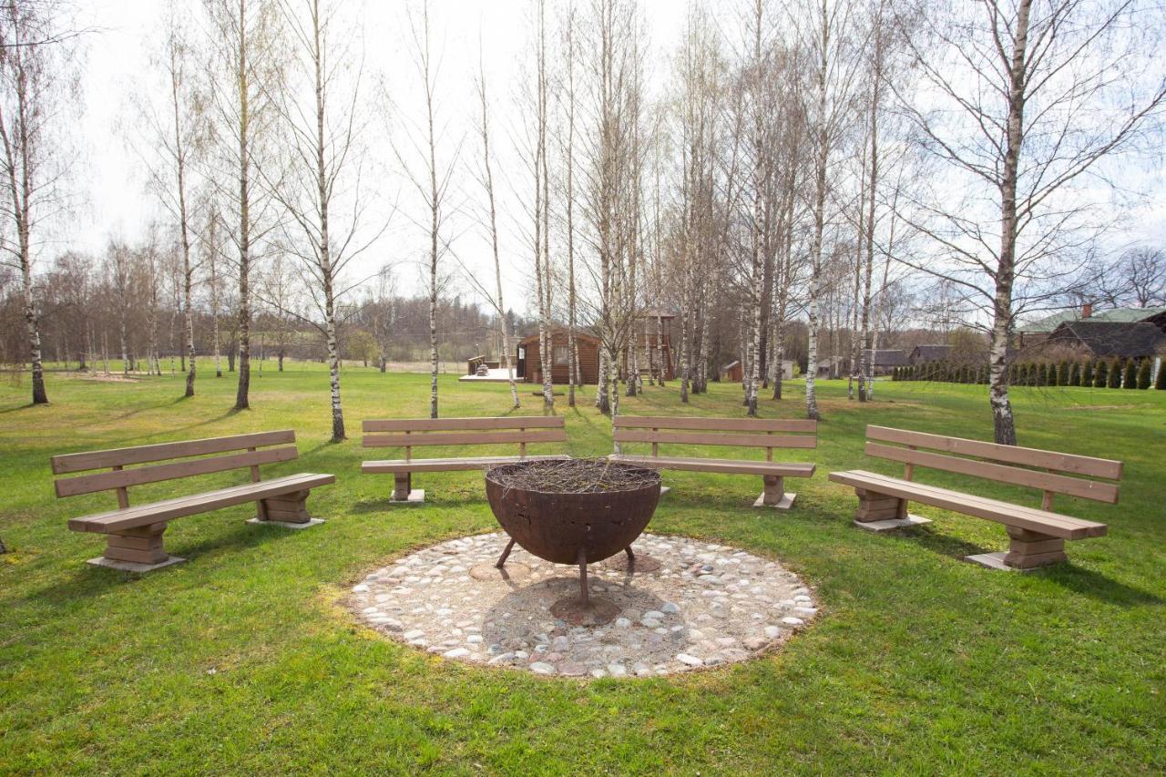 Brivdienu Maja-Lauvas Licis Rūjiena Exterior foto